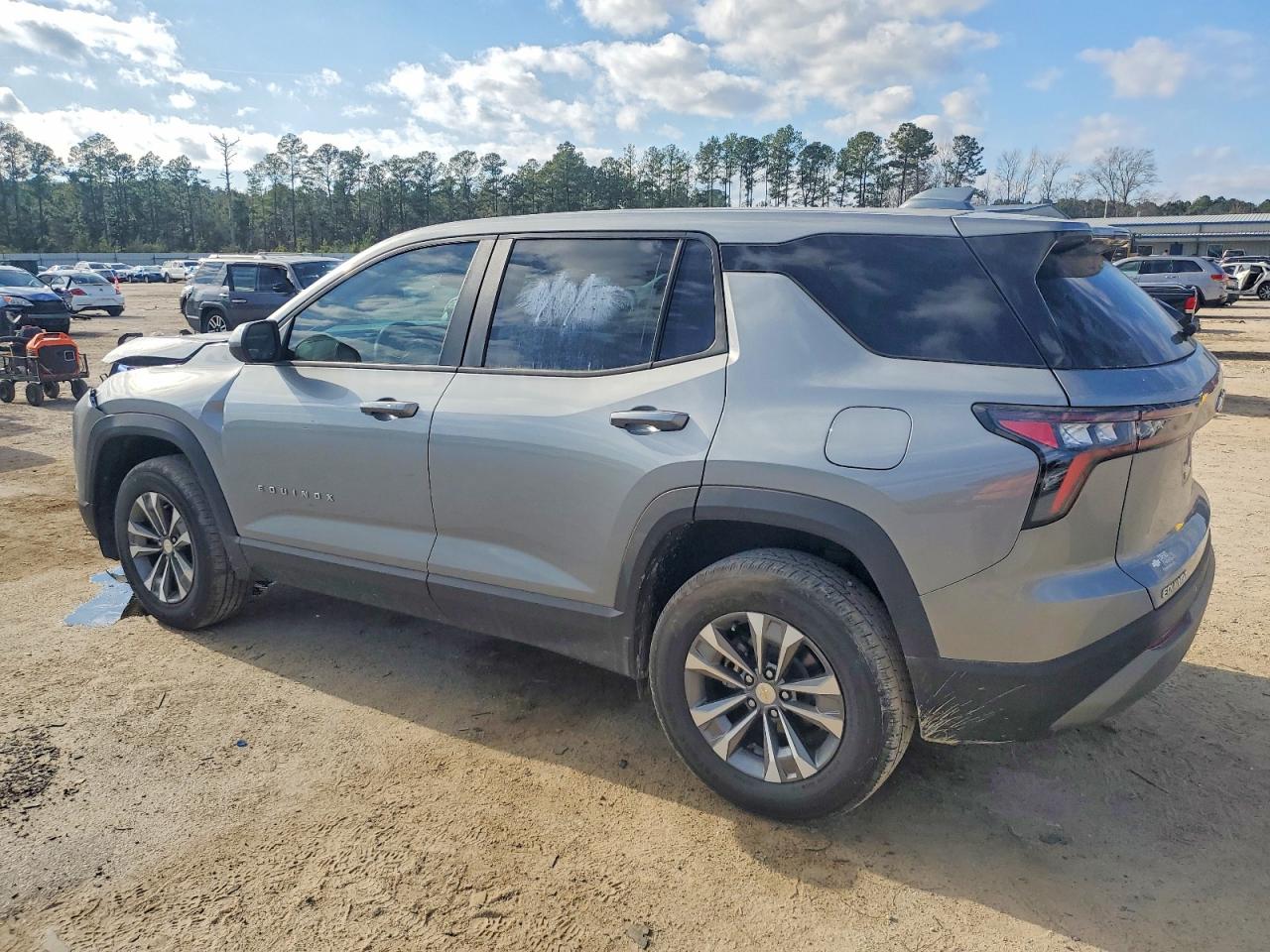 2026 CHEVROLET EQUINOX LT photo 2