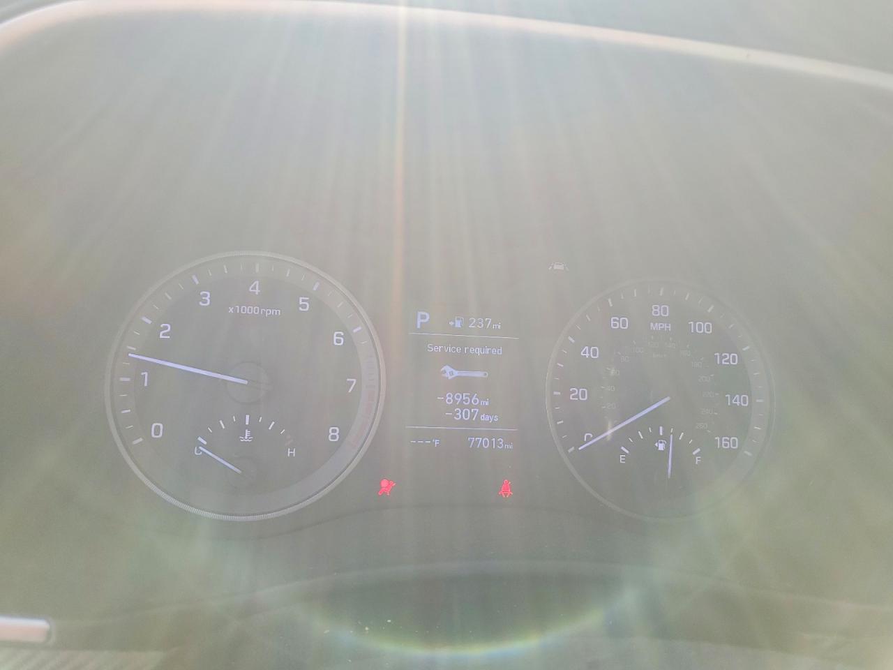 2019 HYUNDAI TUCSON photo 9