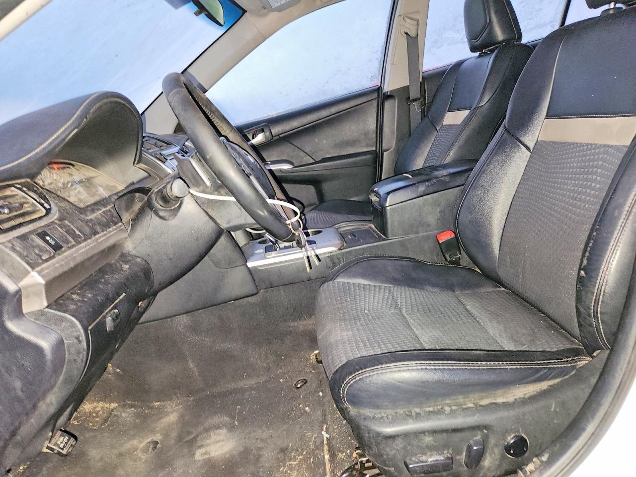 2012 TOYOTA CAMRY photo 7