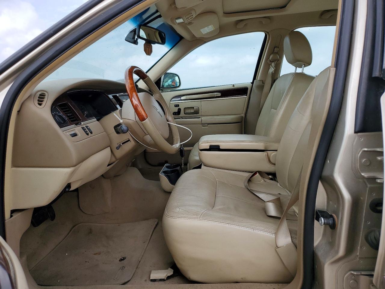 2007 LINCOLN TOWN CAR SIGNATURE LIMITED photo 7