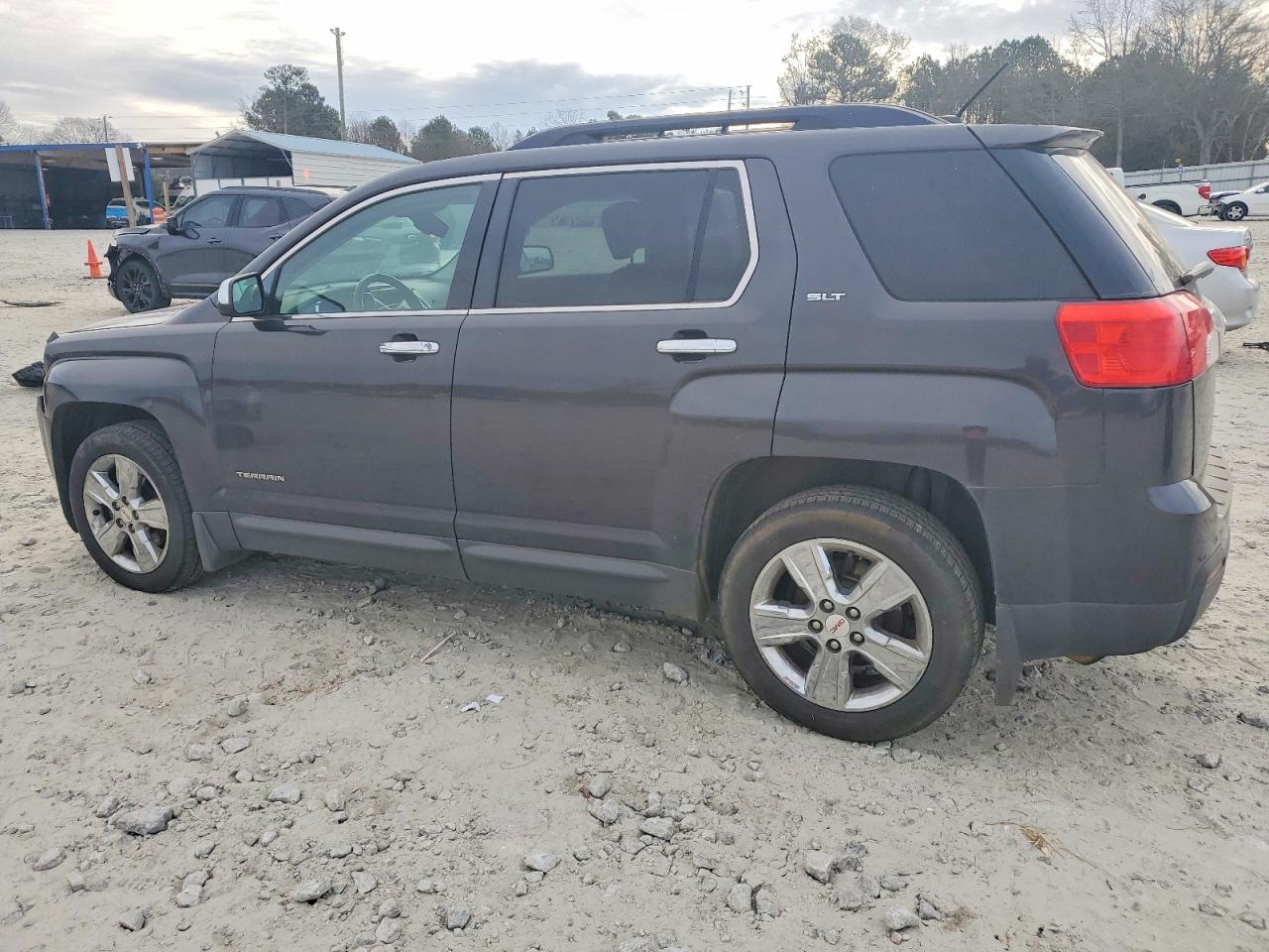2015 GMC TERRAIN SLT photo 2