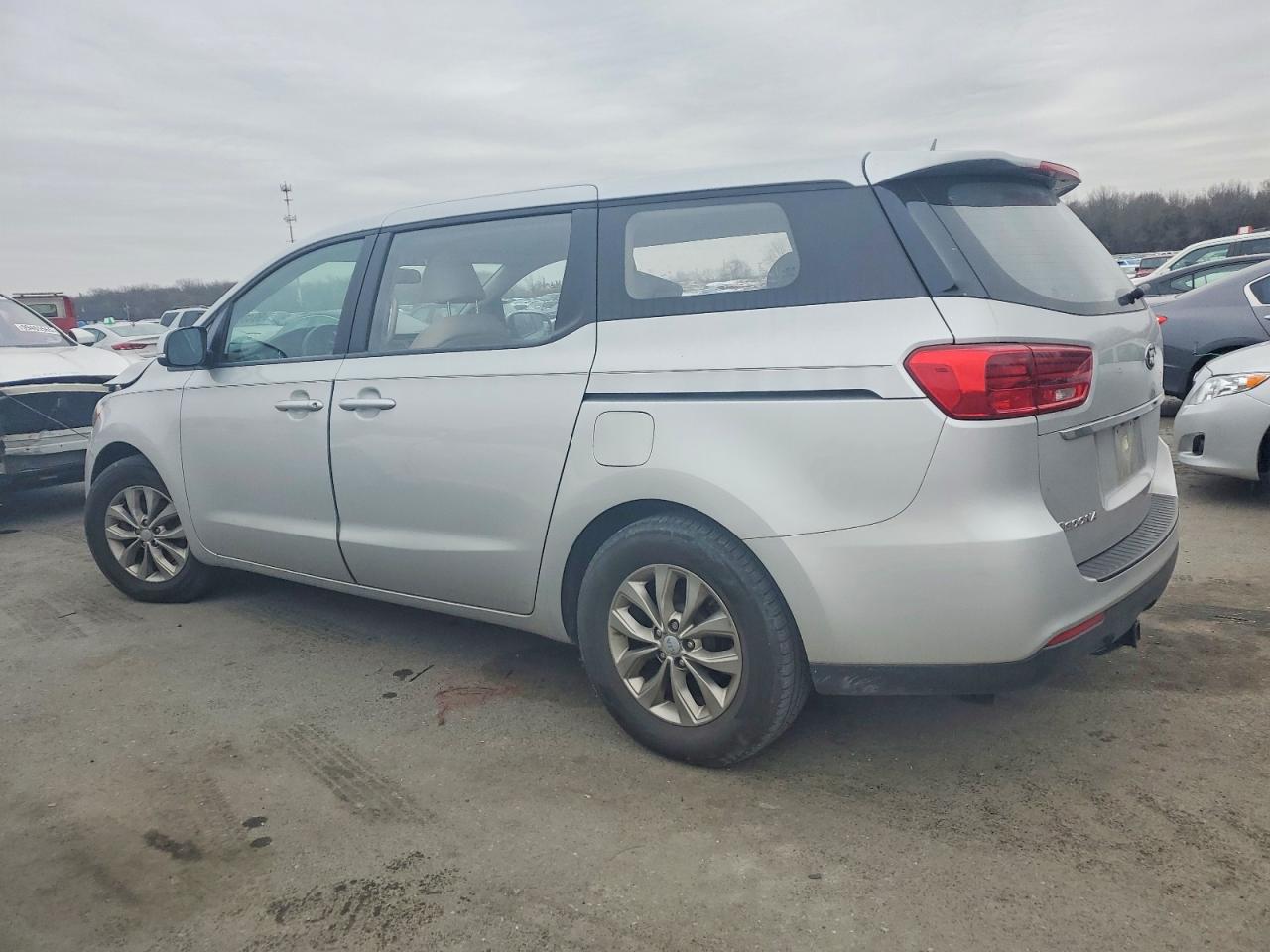 2019 KIA SEDONA L photo 2