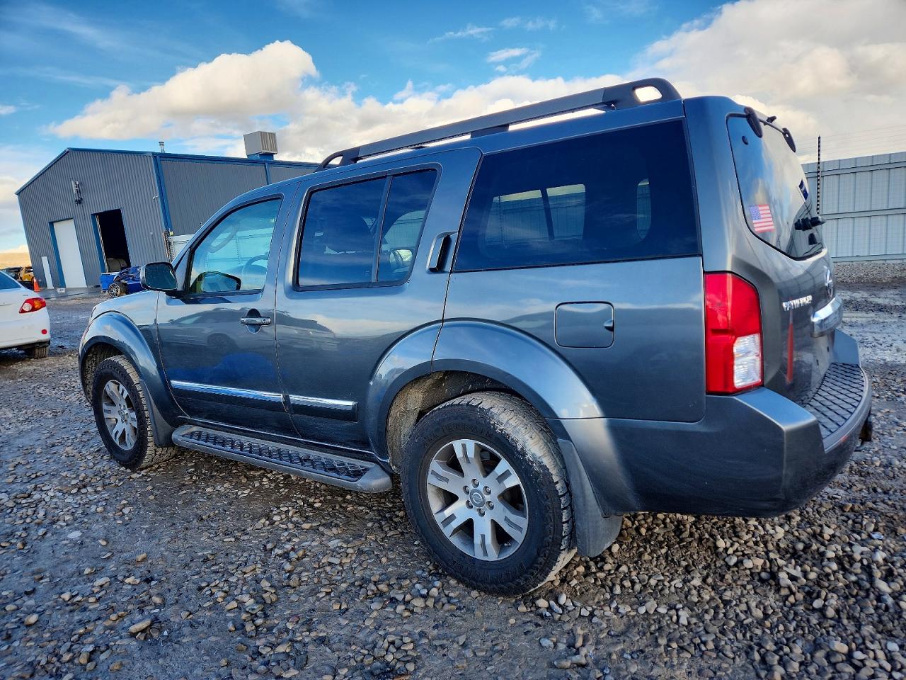 2008 NISSAN PATHFINDER S photo 2