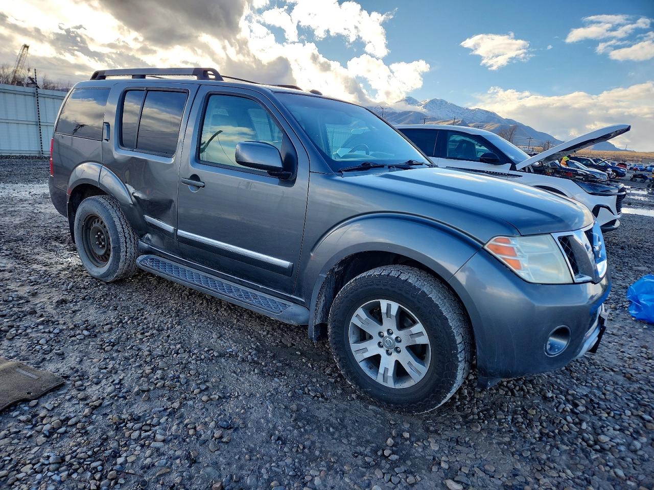 2008 NISSAN PATHFINDER S photo 4