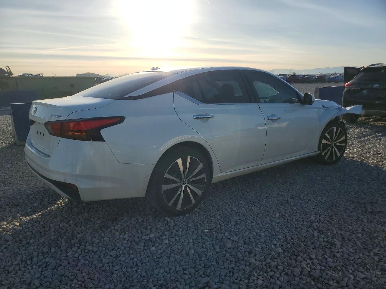 2019 NISSAN ALTIMA PLATINUM photo 3