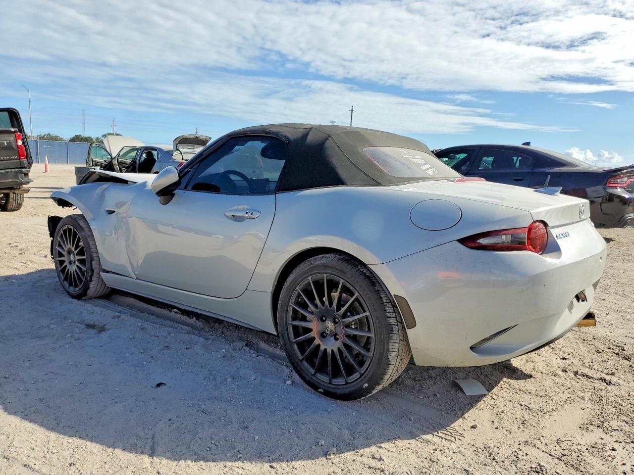 2019 MAZDA MX-5 MIATA GRAND TOURING photo 2