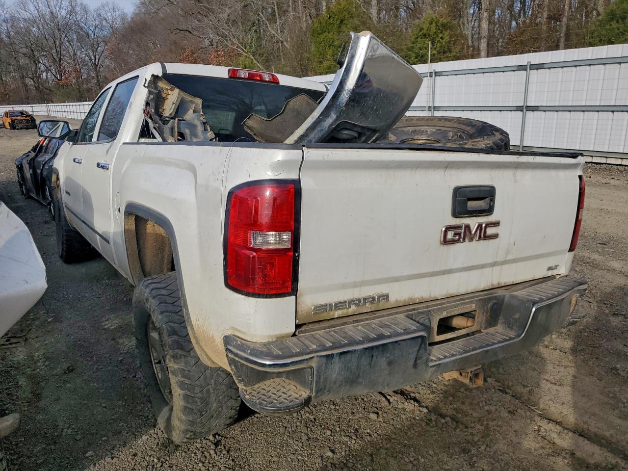 2015 GMC SIERRA K1500 SLT photo 2