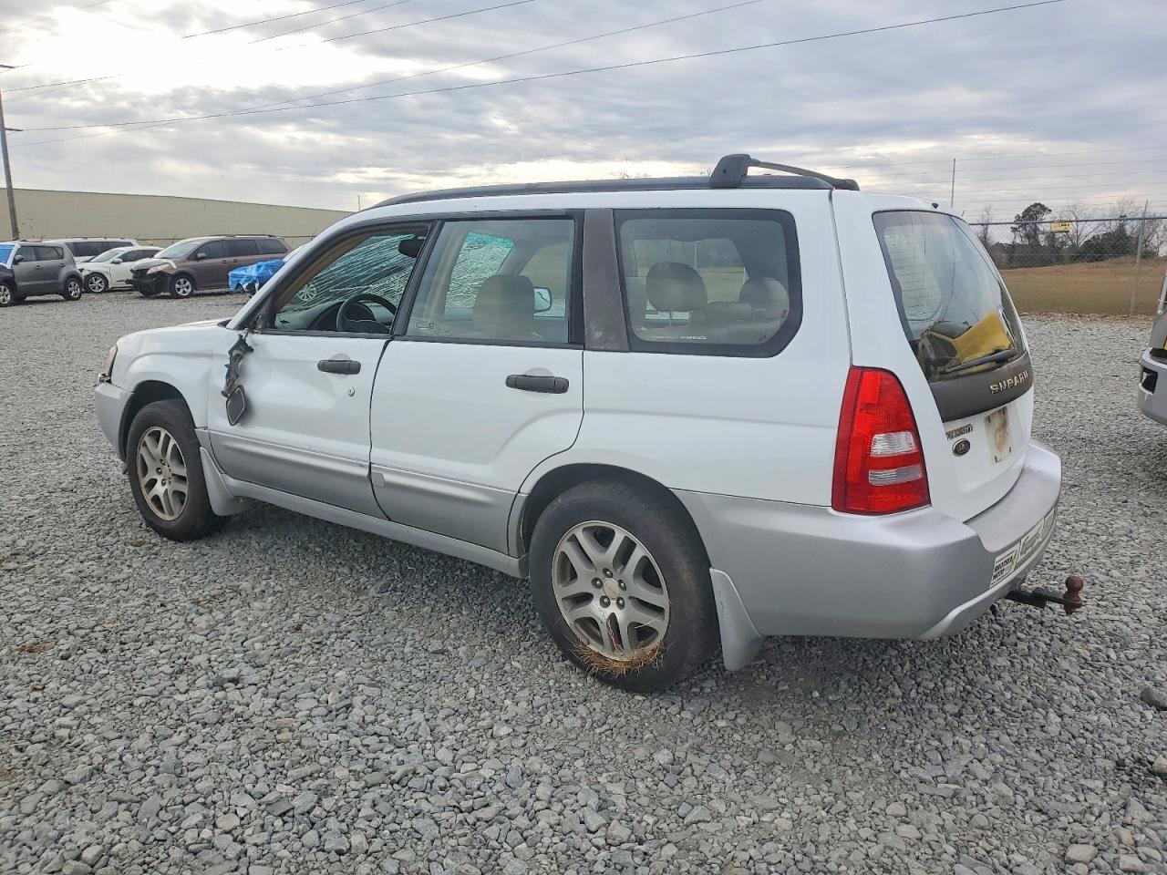 2005 SUBARU FORESTER photo 2