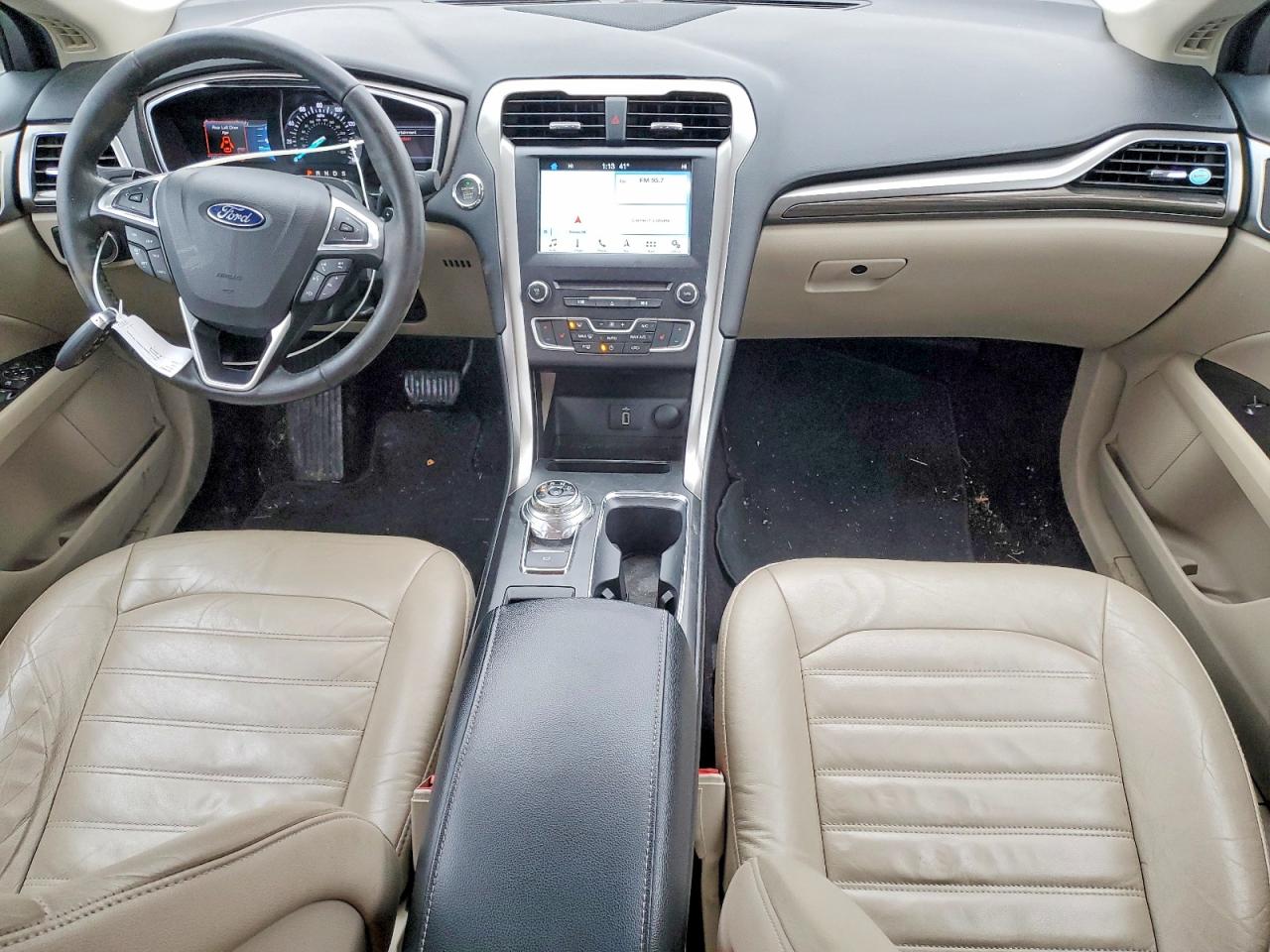 2017 FORD FUSION SE photo 8