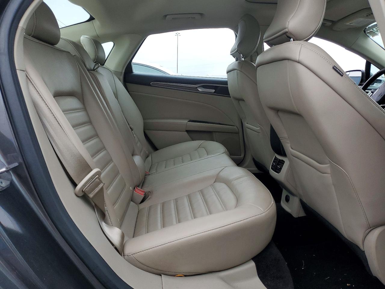2017 FORD FUSION SE photo 10
