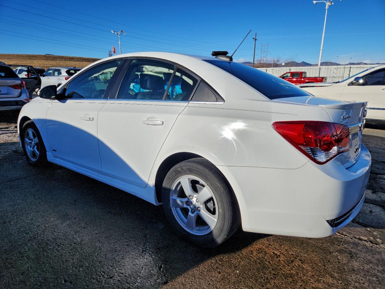 2015 CHEVROLET CRUZE LT photo 2