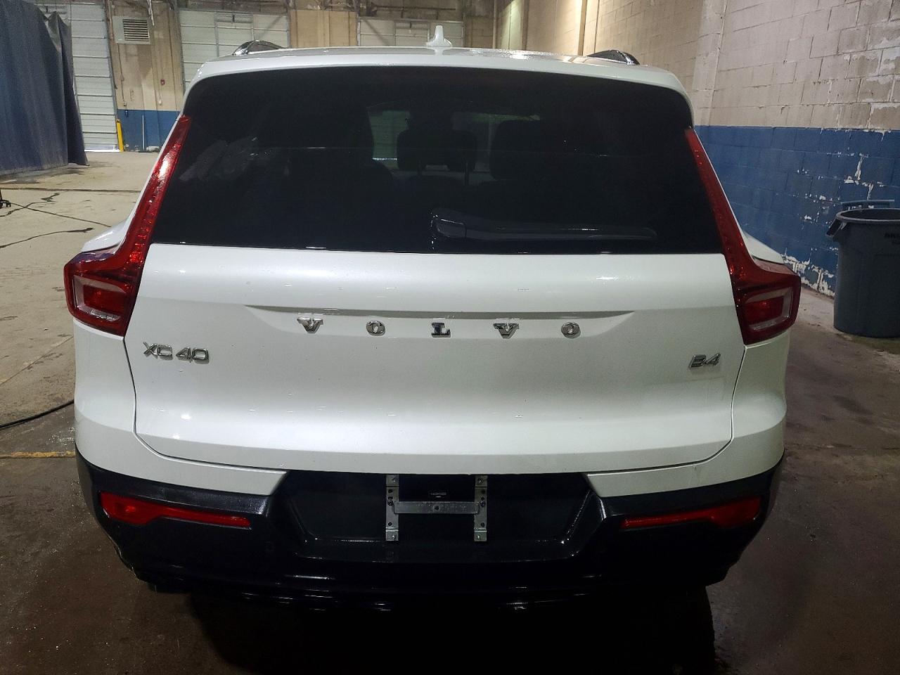 2023 VOLVO XC40 ULTIMATE photo 6