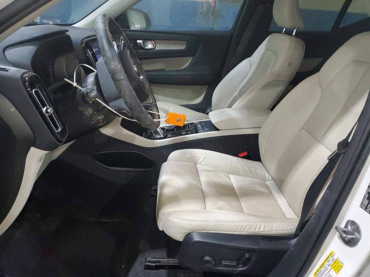 2023 VOLVO XC40 ULTIMATE photo 7