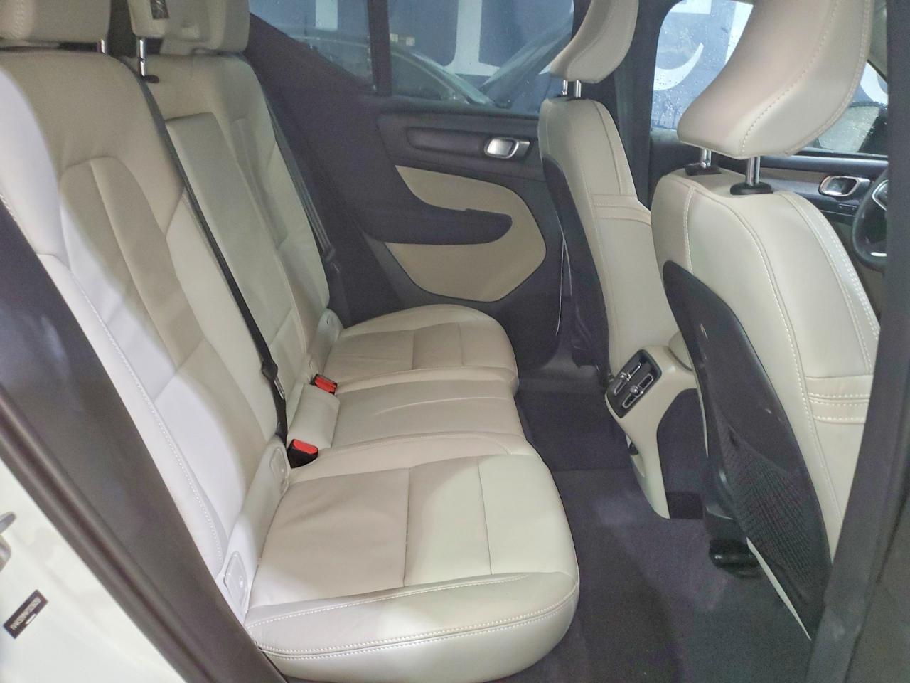 2023 VOLVO XC40 ULTIMATE photo 11