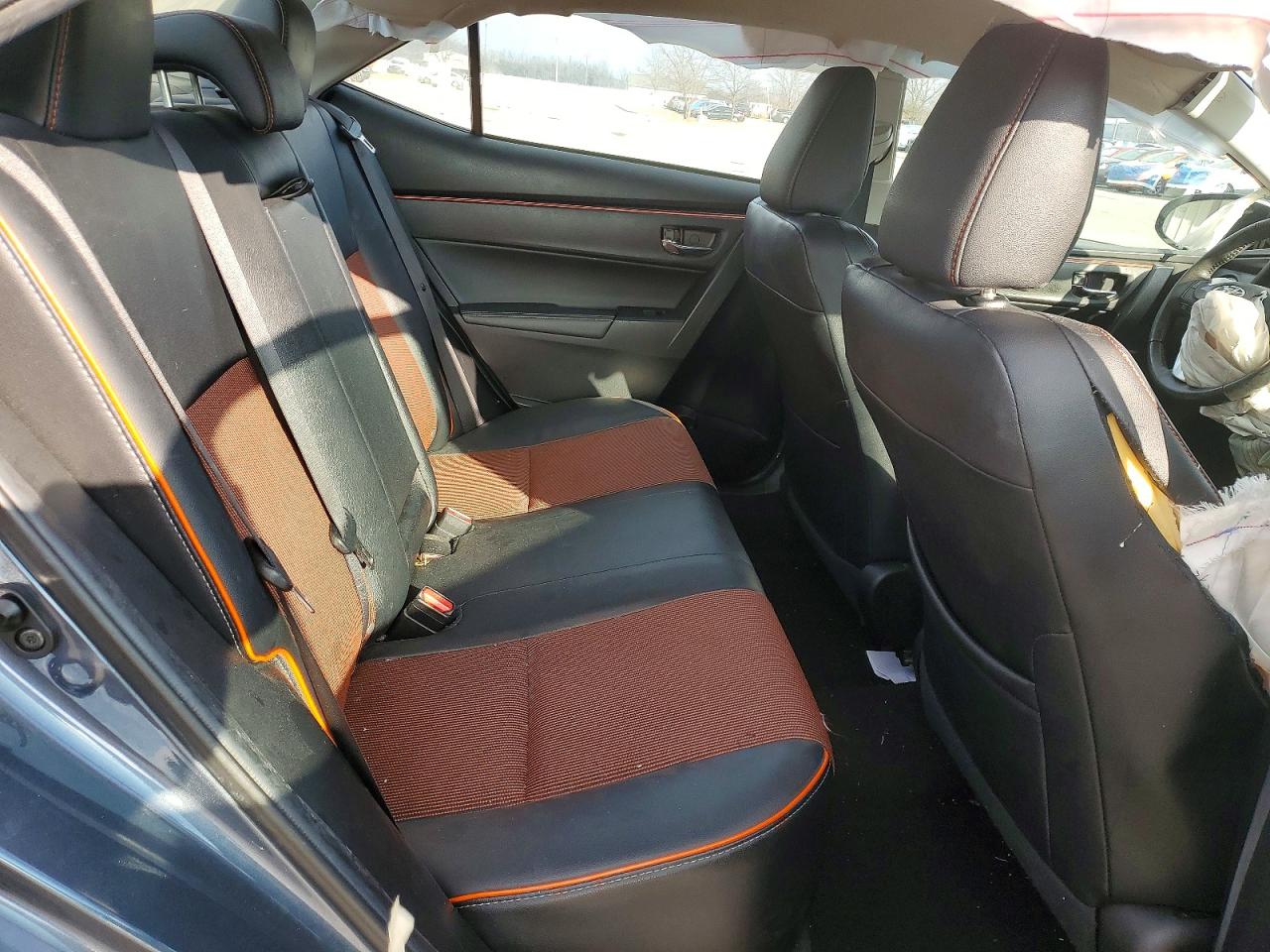 2018 TOYOTA COROLLA L photo 10