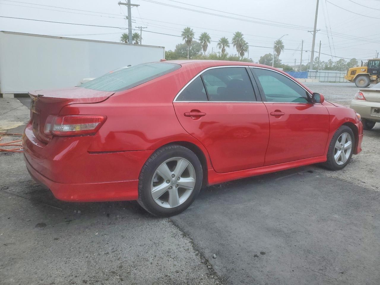 2011 TOYOTA CAMRY BASE photo 3