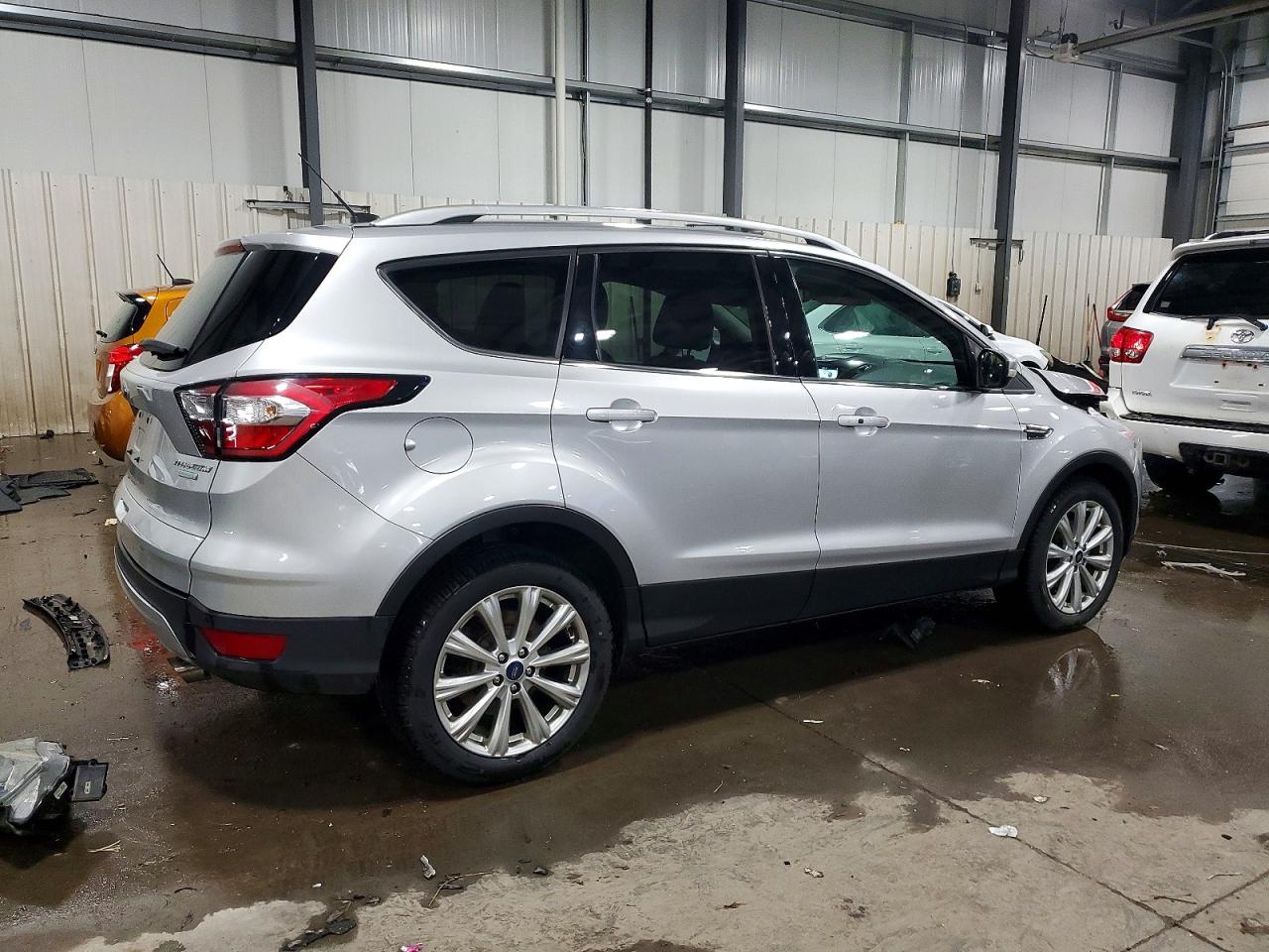 2017 FORD ESCAPE TITANIUM photo 3