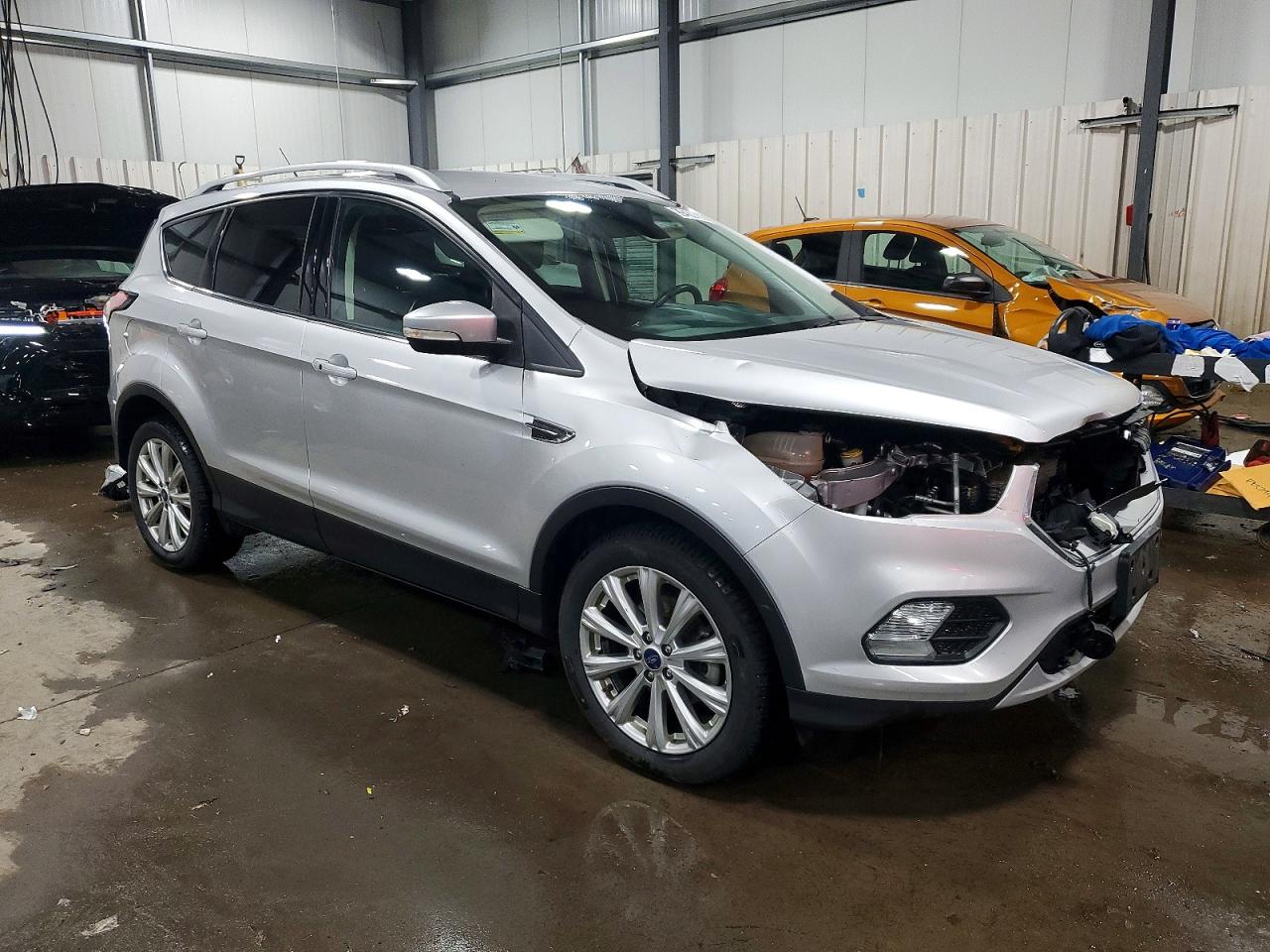 2017 FORD ESCAPE TITANIUM photo 4