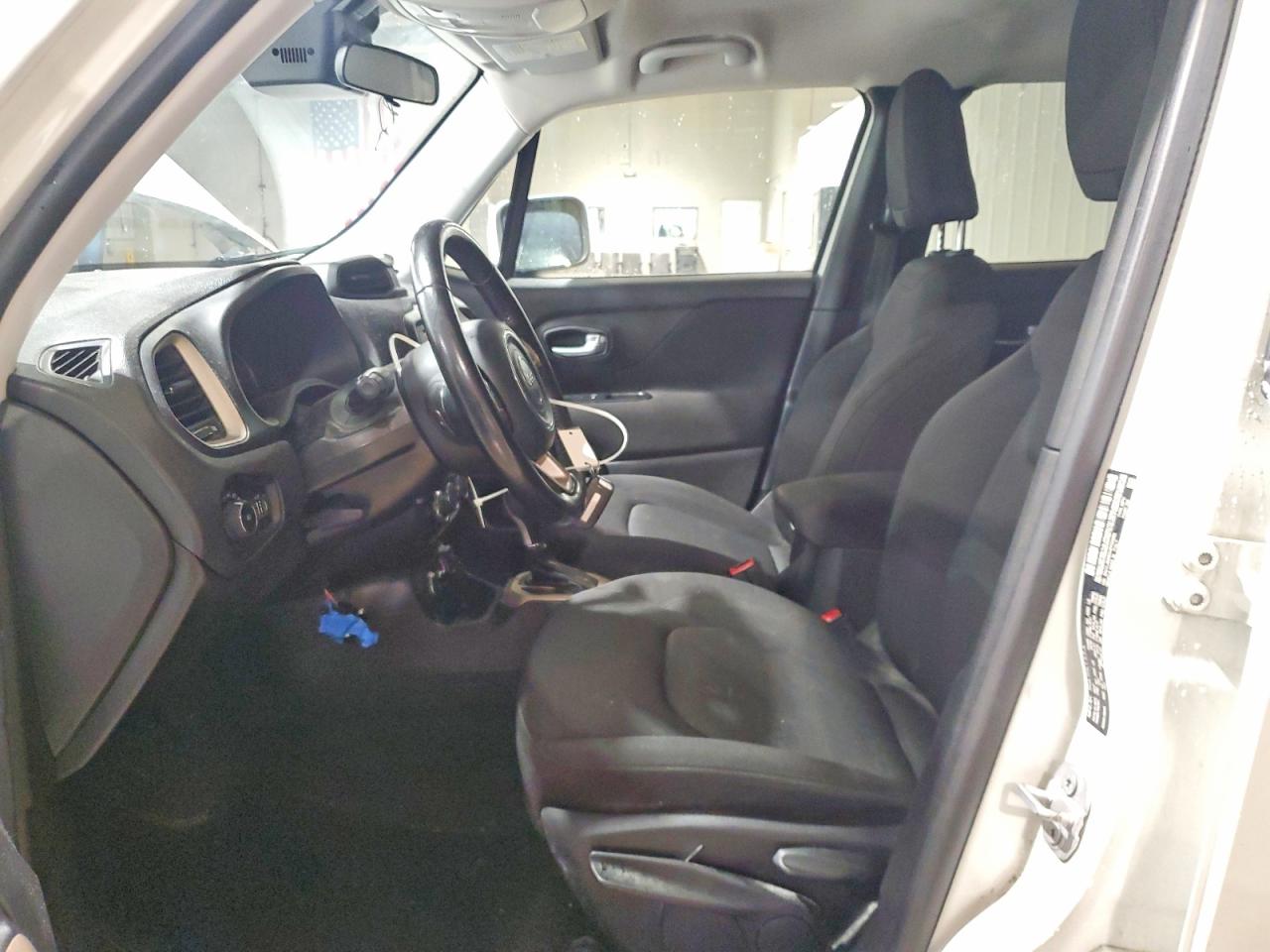 2017 JEEP RENEGADE LATITUDE photo 7
