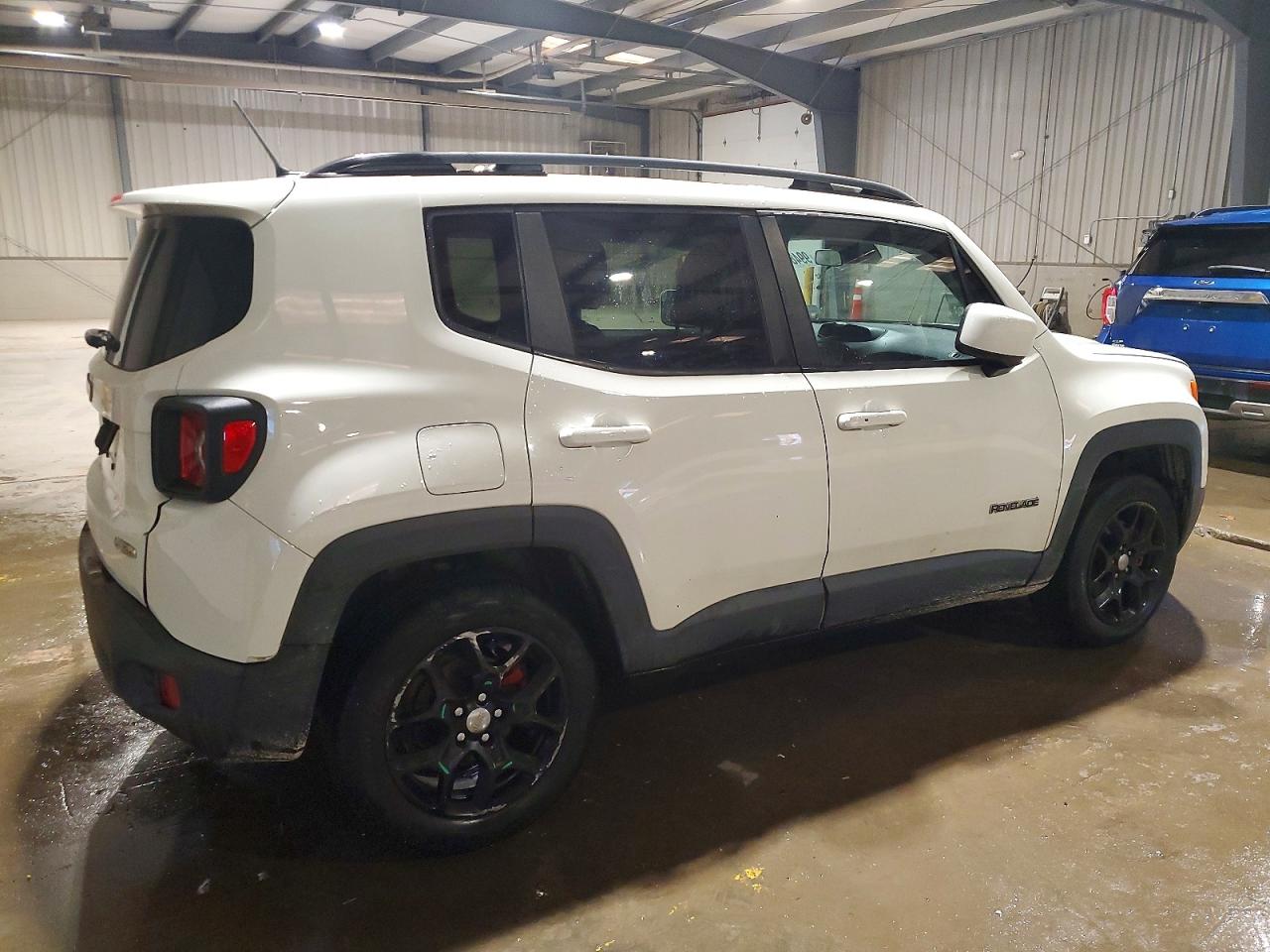 2017 JEEP RENEGADE LATITUDE photo 3