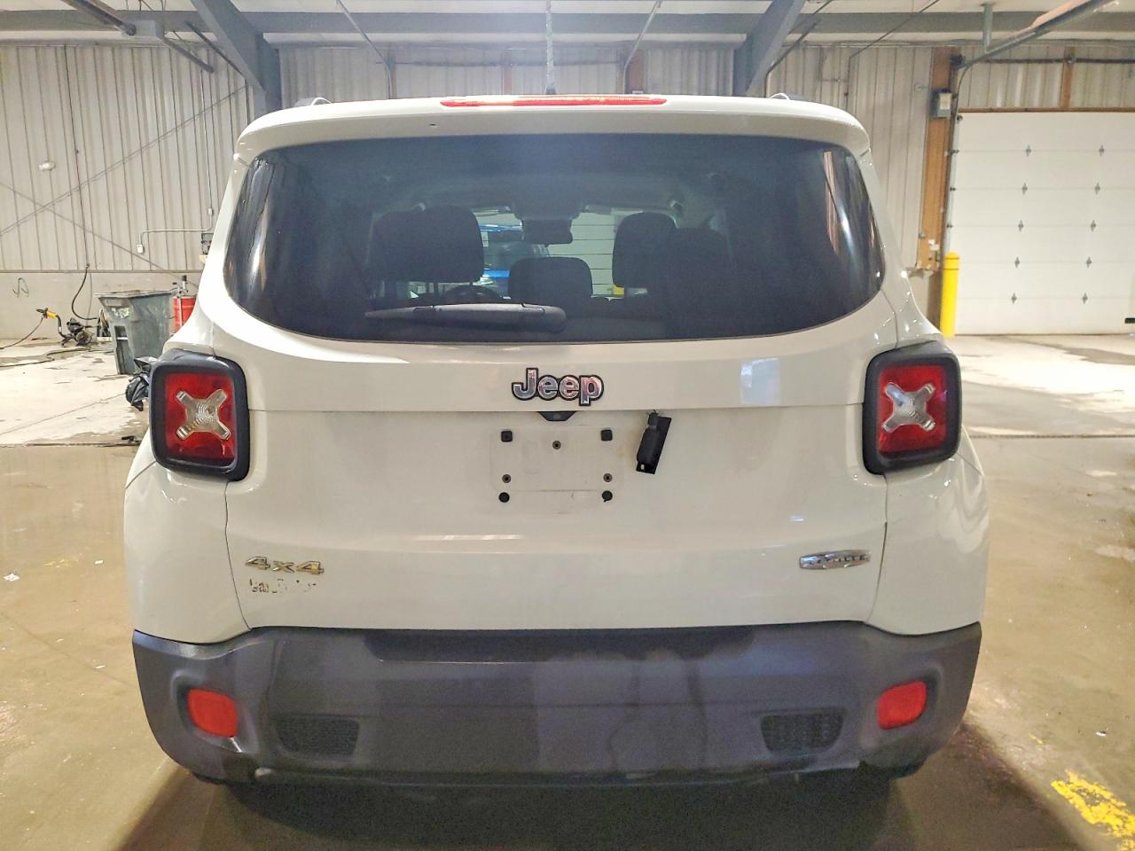 2017 JEEP RENEGADE LATITUDE photo 6