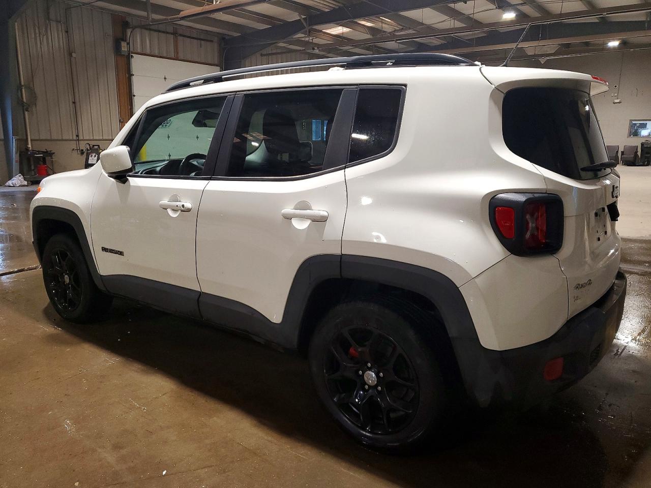 2017 JEEP RENEGADE LATITUDE photo 2