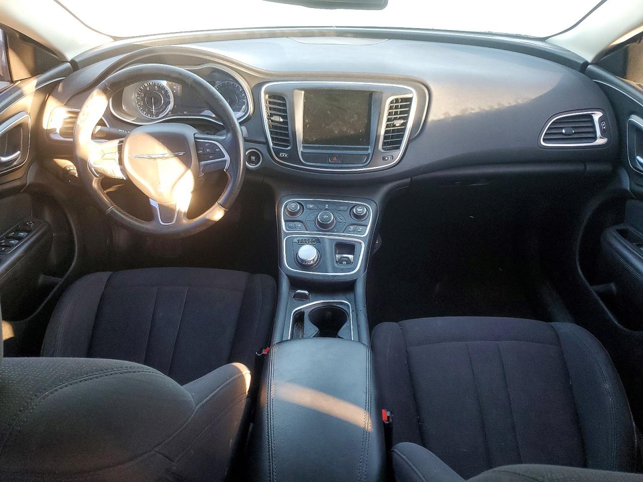 2015 CHRYSLER 200 LIMITED photo 8