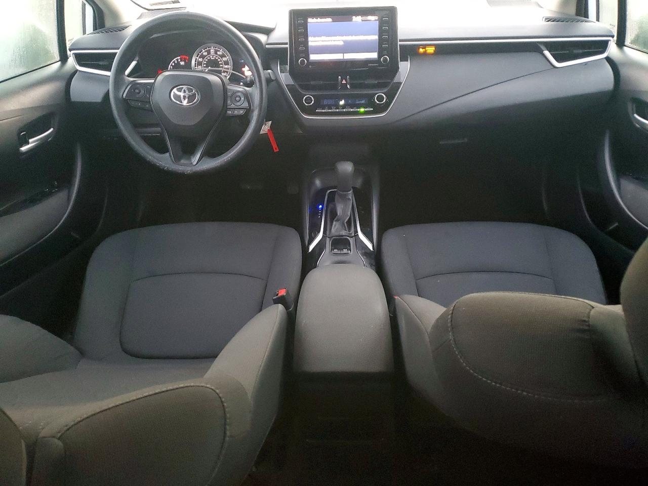 2021 TOYOTA COROLLA LE photo 8