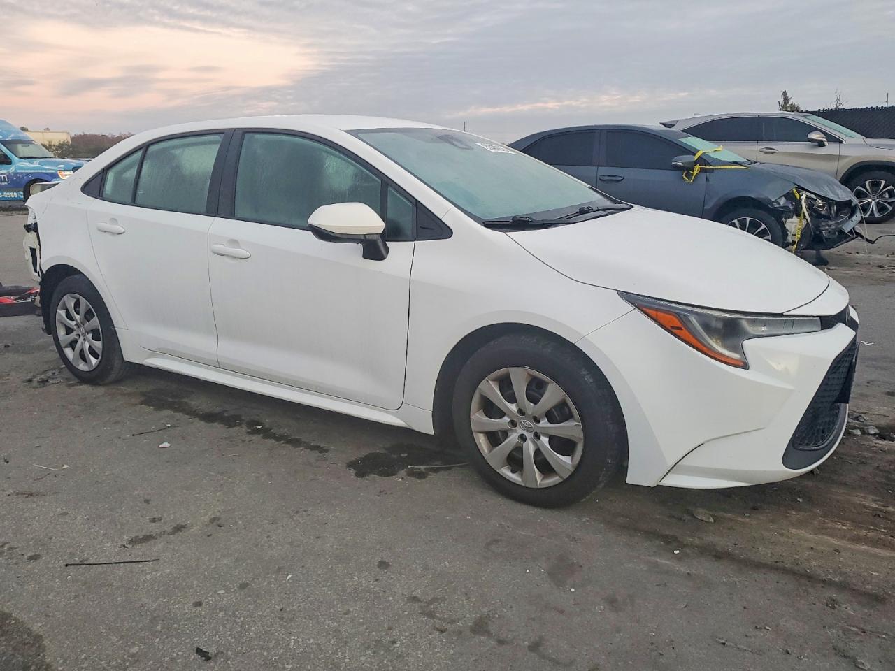 2021 TOYOTA COROLLA LE photo 4