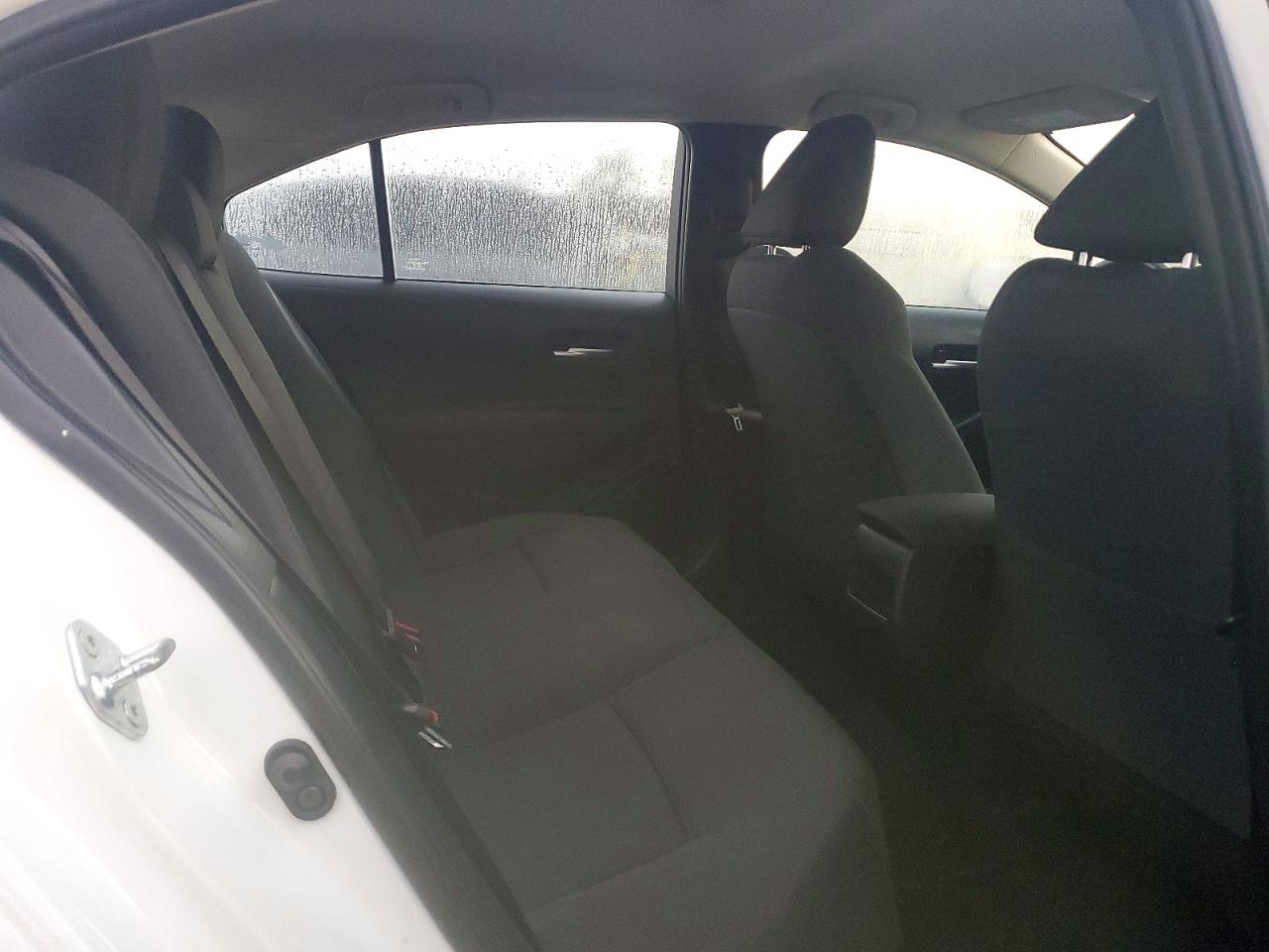 2021 TOYOTA COROLLA LE photo 10