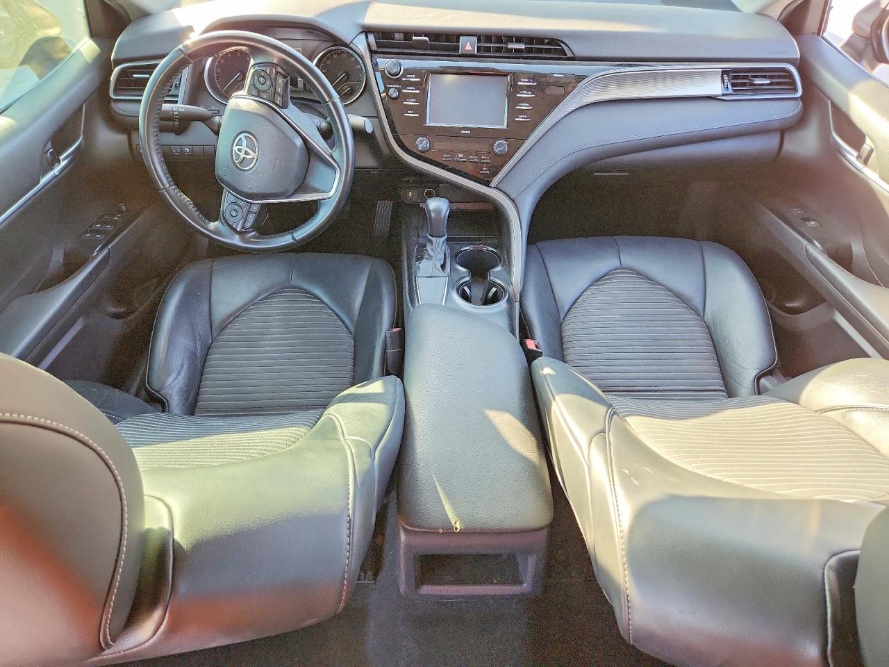 2020 TOYOTA CAMRY SE photo 15