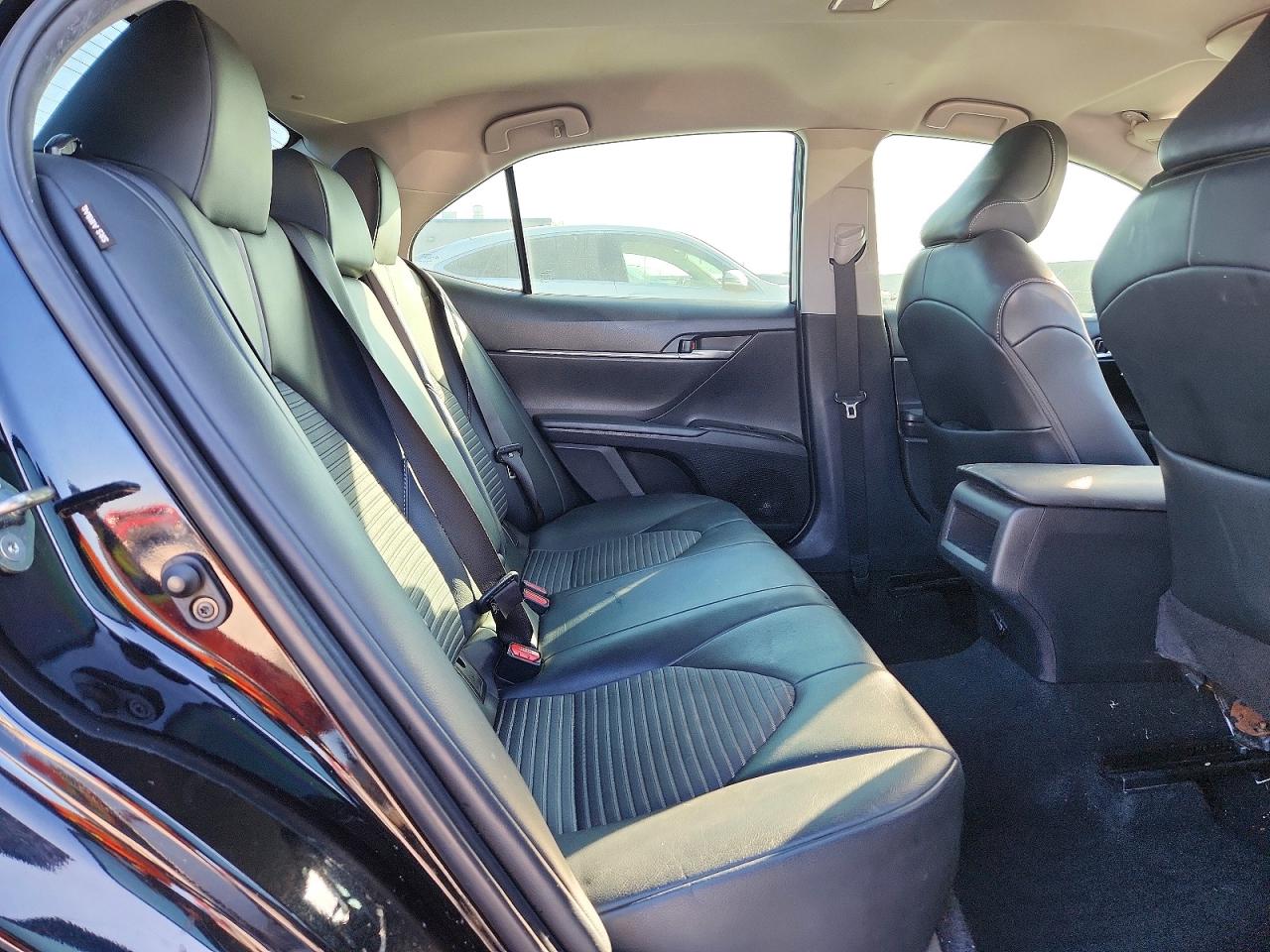 2020 TOYOTA CAMRY SE photo 19