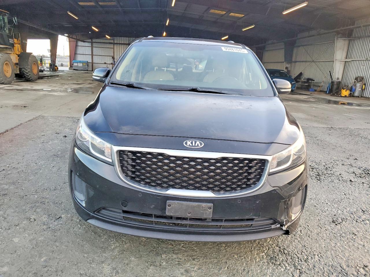 2017 KIA SEDONA LX photo 5