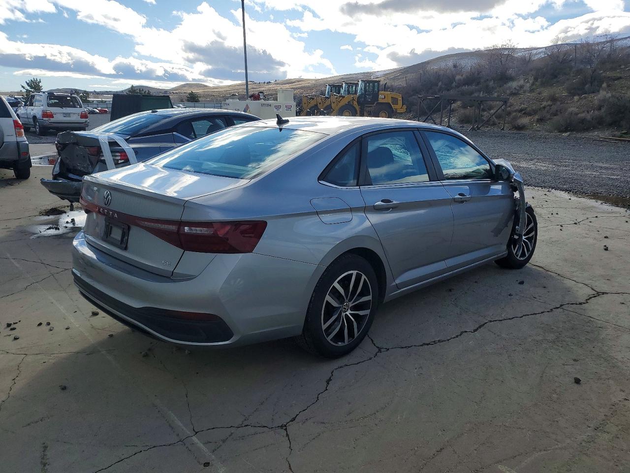 2025 VOLKSWAGEN JETTA SE photo 3