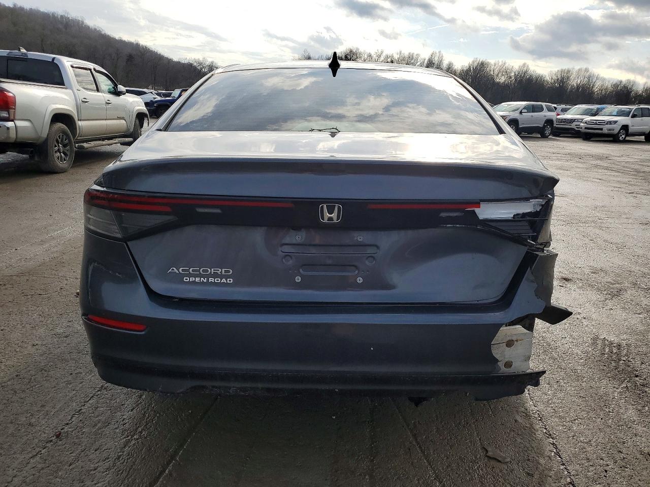 2025 HONDA ACCORD SE photo 11