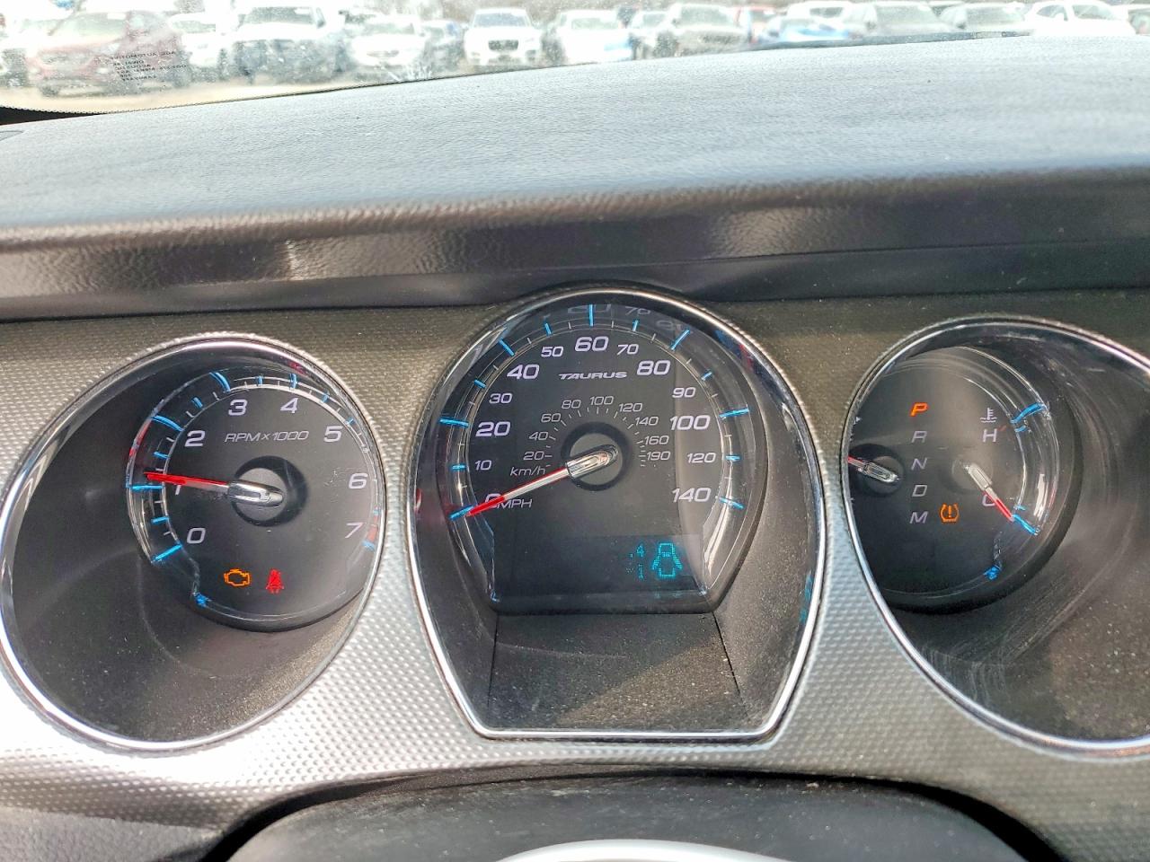 2011 FORD TAURUS SEL photo 9