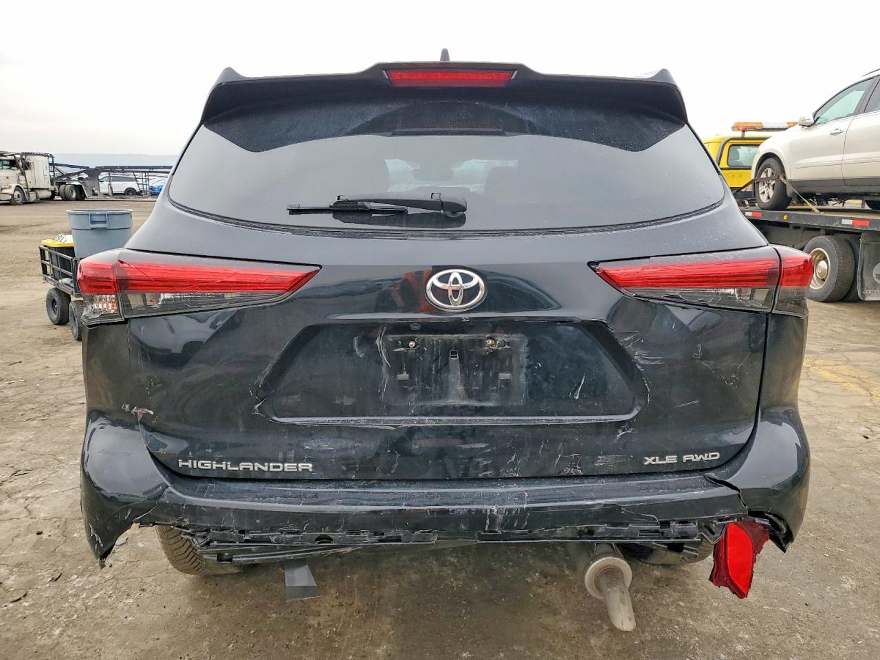 2020 TOYOTA HIGHLANDER XLE photo 6