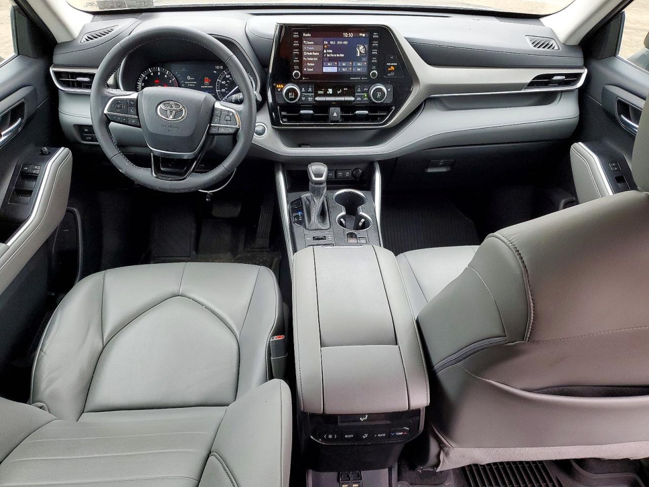 2020 TOYOTA HIGHLANDER XLE photo 8