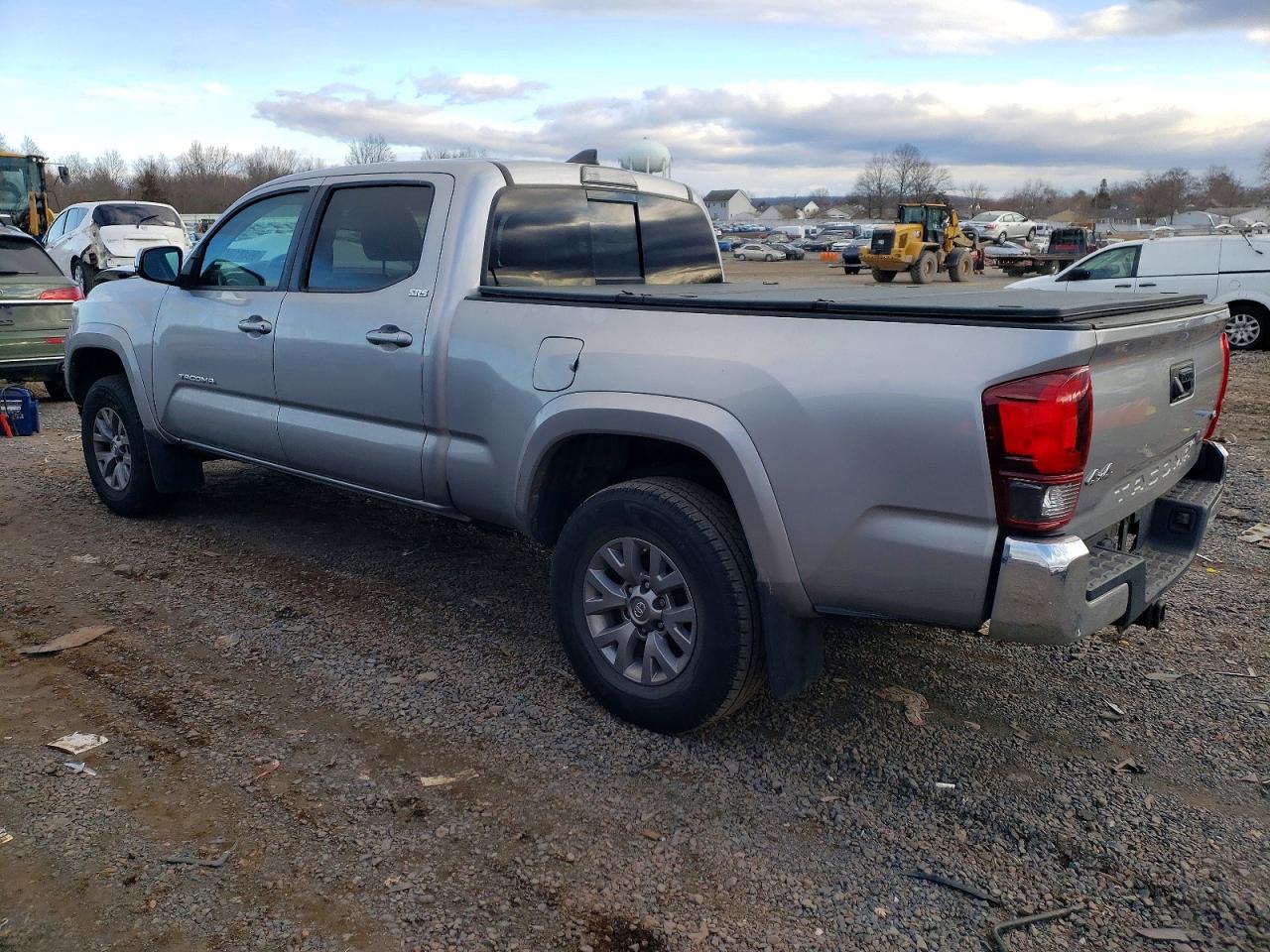 2019 TOYOTA TACOMA DOUBLE CAB photo 2
