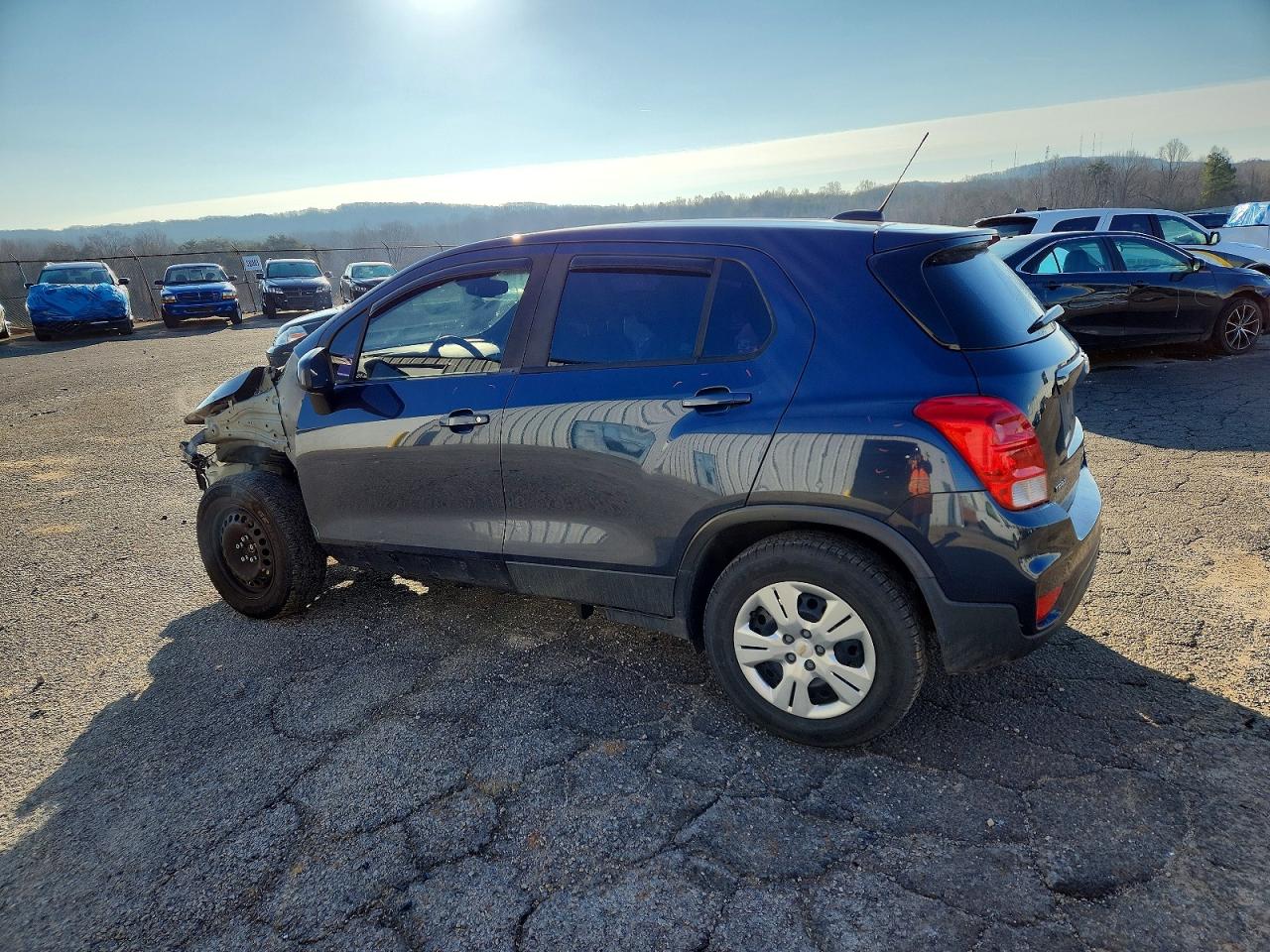 2018 CHEVROLET TRAX LS photo 3