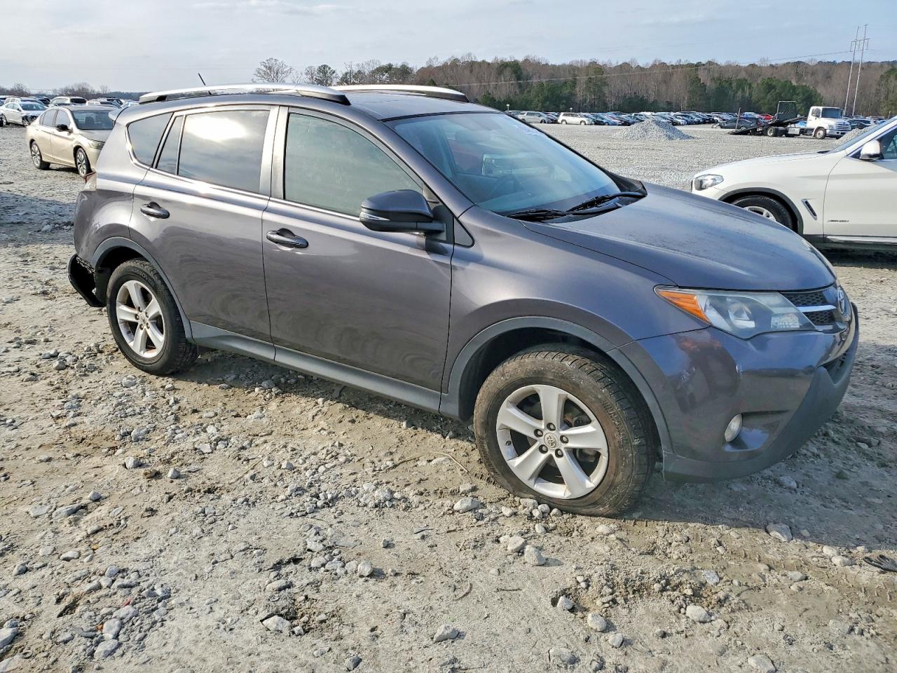 2013 TOYOTA RAV4 XLE photo 4