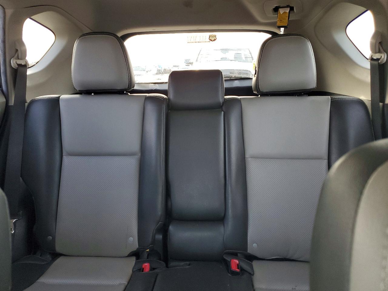 2013 TOYOTA RAV4 XLE photo 10