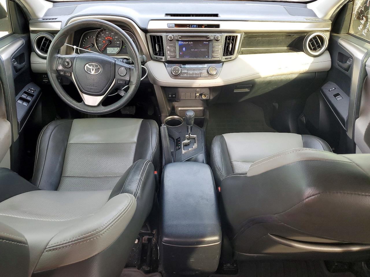2013 TOYOTA RAV4 XLE photo 8