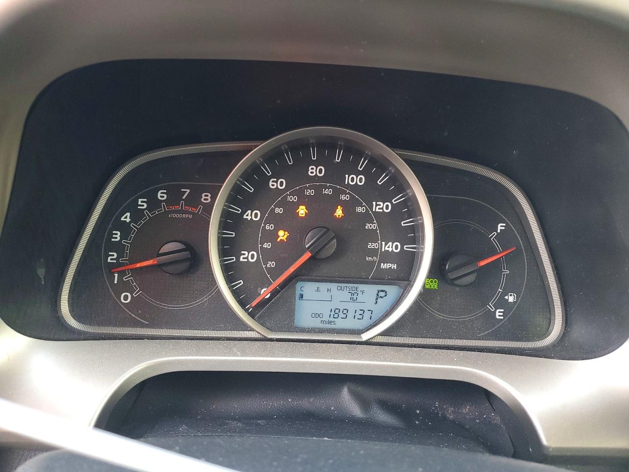 2013 TOYOTA RAV4 XLE photo 9