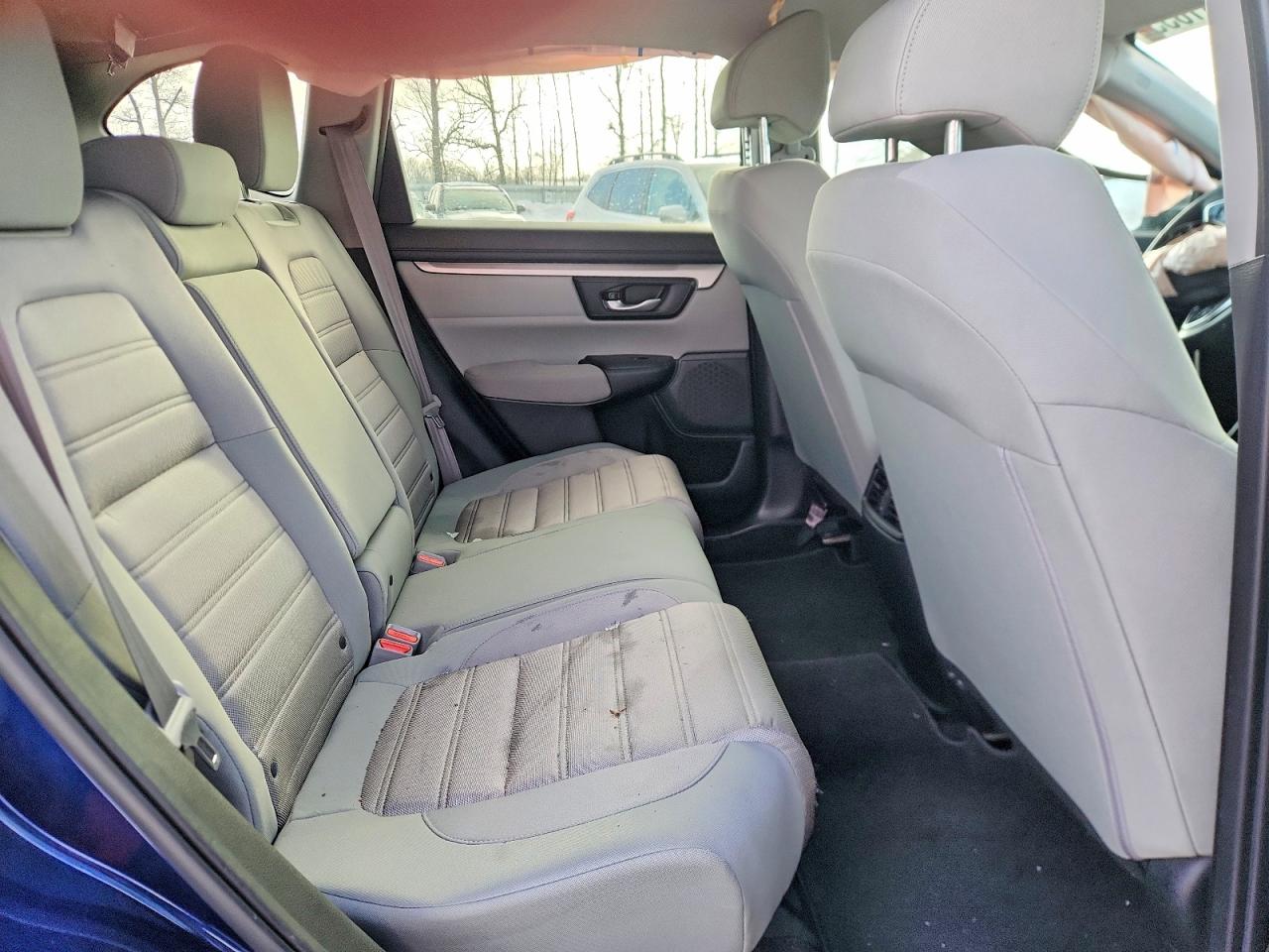 2017 HONDA CR-V LX photo 11
