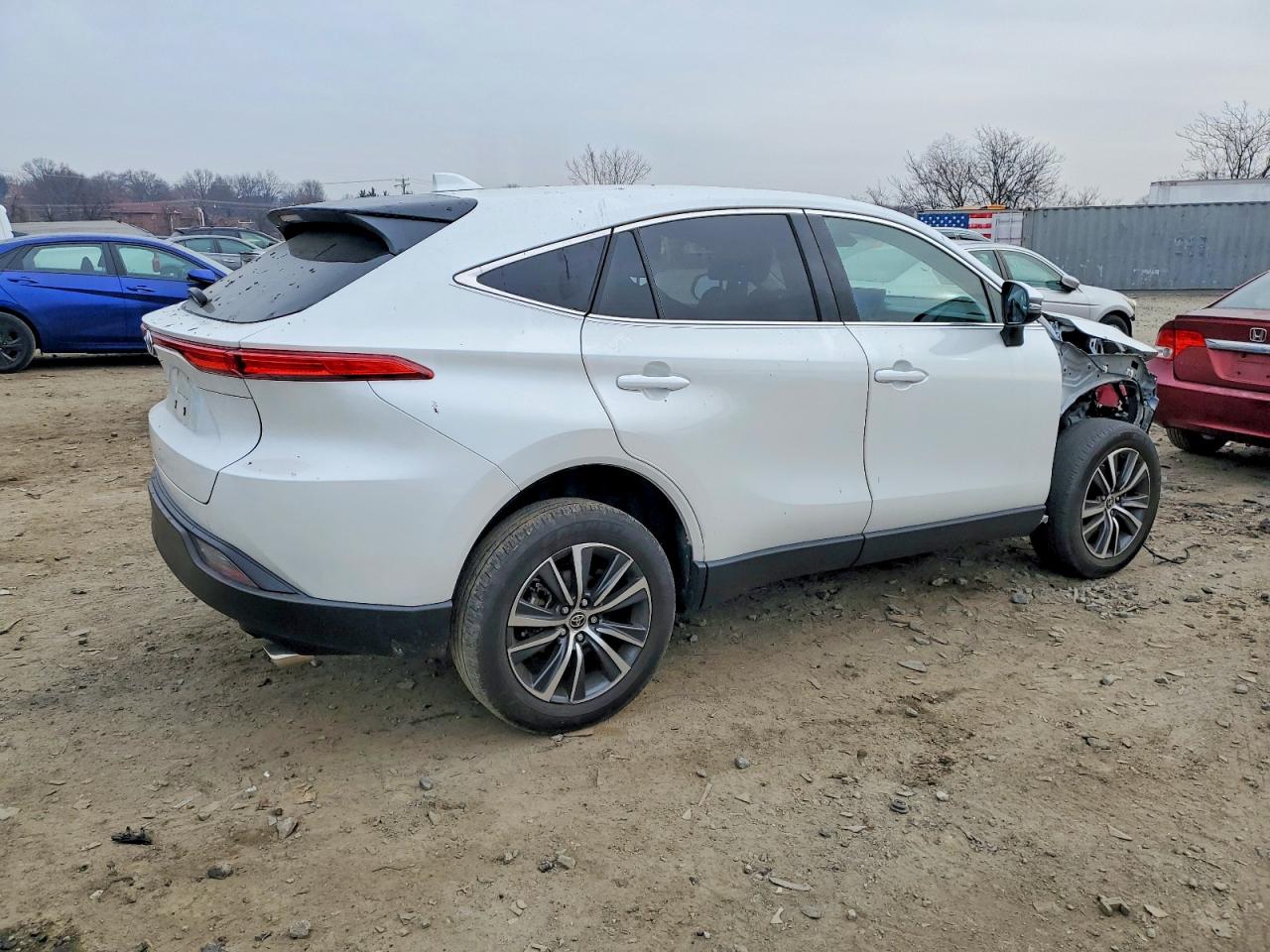 2023 TOYOTA VENZA LE photo 3