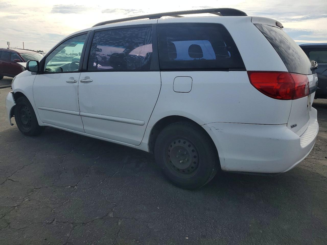 2007 TOYOTA SIENNA CE photo 2