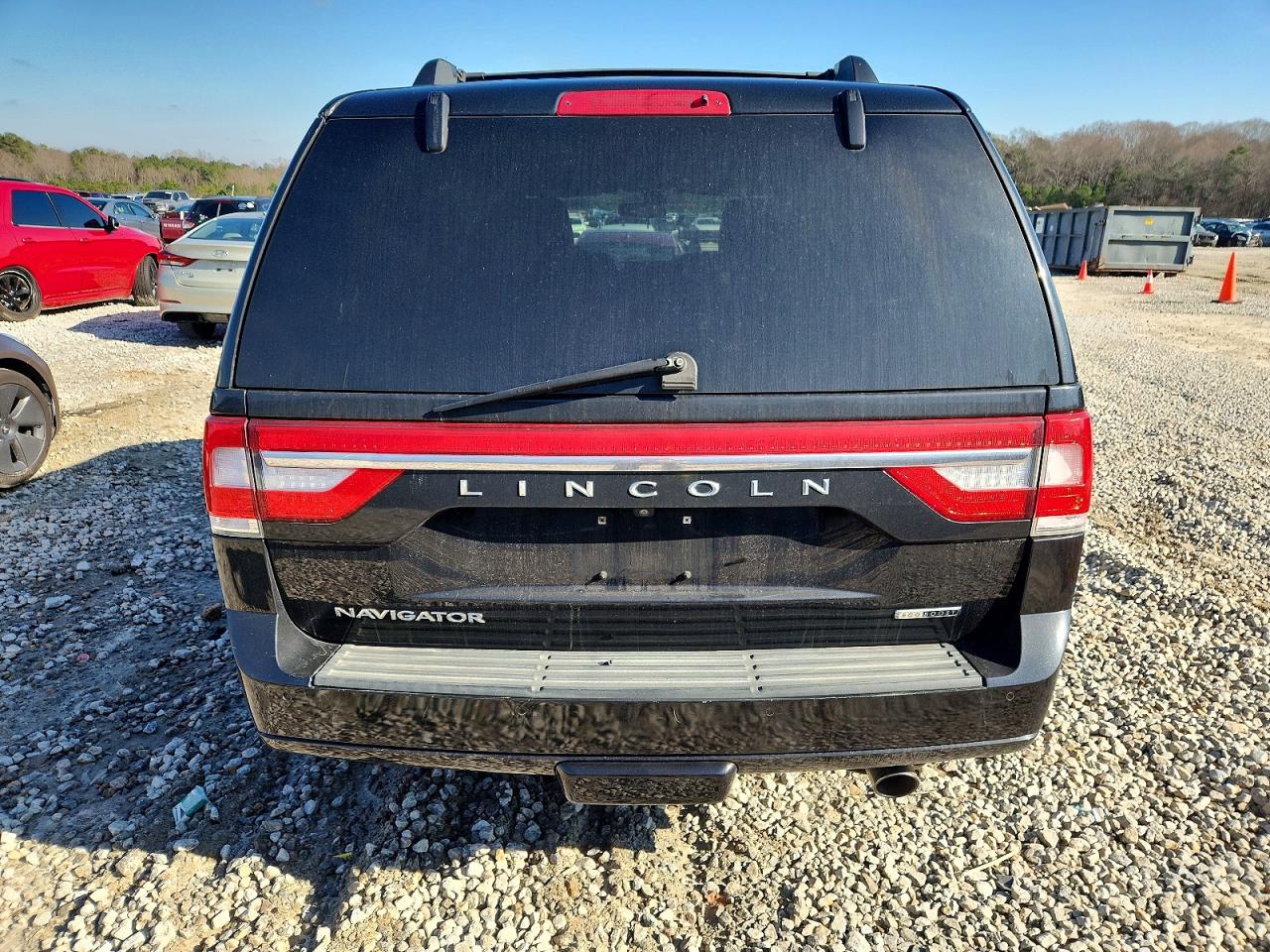 2015 LINCOLN NAVIGATOR photo 6