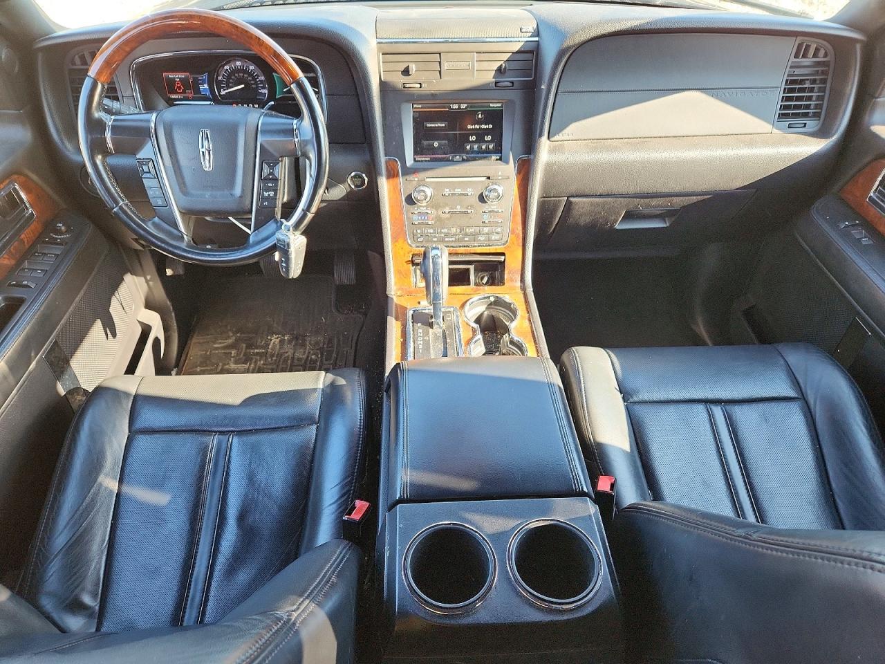 2015 LINCOLN NAVIGATOR photo 8