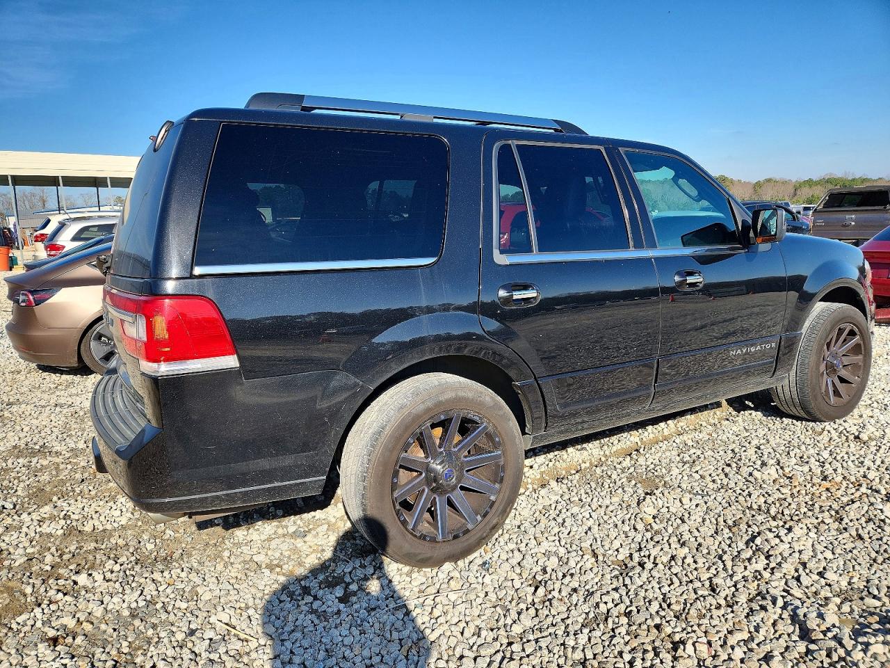 2015 LINCOLN NAVIGATOR photo 3